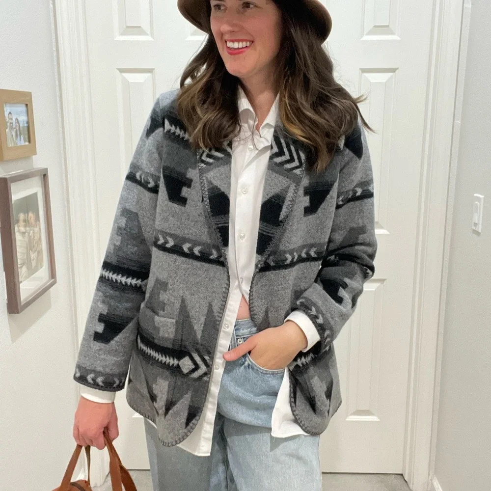 Gorgeous Aztec Print Blazer, M - Picture 7 of 7